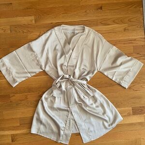 Abercrombie & Fitch Robe in Champagne Color (S/M)